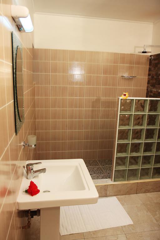Coco Blanche Apartment Anse Royale Room photo