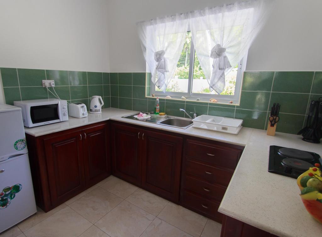 Coco Blanche Apartment Anse Royale Room photo